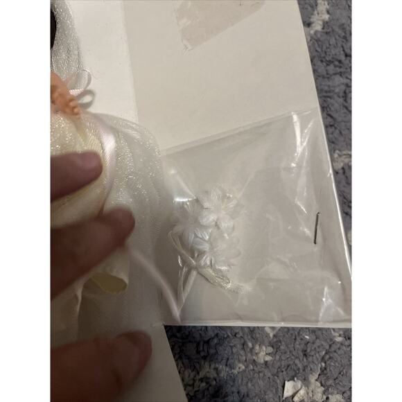 2002 Madame Alexander Cake Topper Bride Doll & Groom Doll NEW - Picture 7 of 10